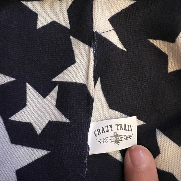 Star Patterned Scarf - Picture 3 of 3